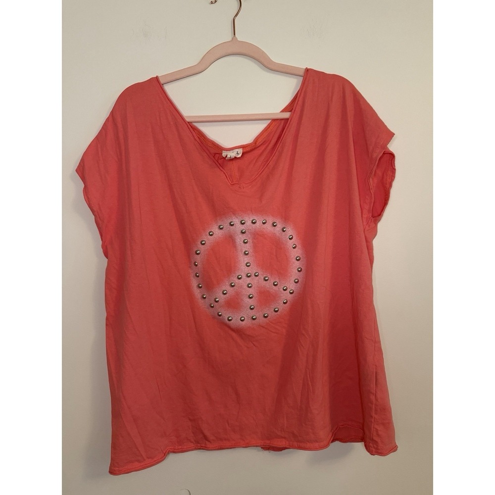 POL Clothing Jordan Peace Sign Studded V-Neck Tee Sz L